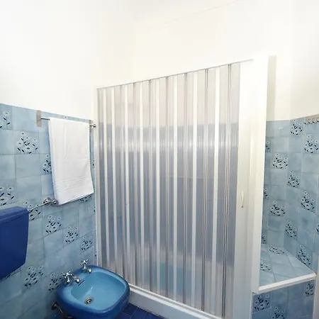 ゲストハウス ブラザーズ ルームズ